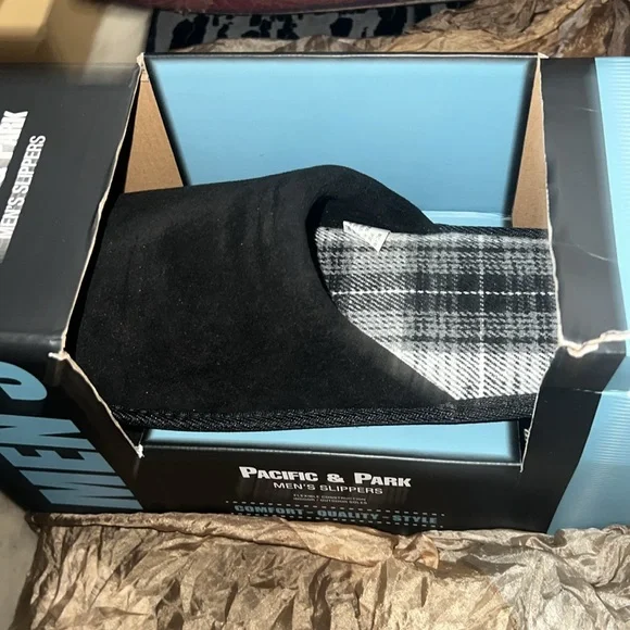 Pacific & Park Men's Gray Slip-On Mule Slippers.  Size 8-9 / Medium. New in box. - Picture 3 of 3
